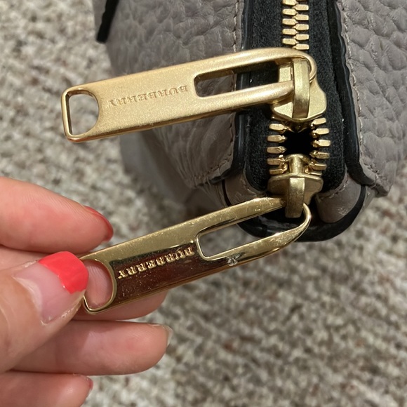 BURBERRY GAIN WELBURN TOTE - Picture 12 of 17